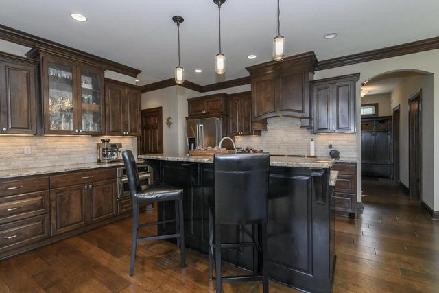 W328S8845 Oak Tree DRIVE, Mukwonago, WI 53149