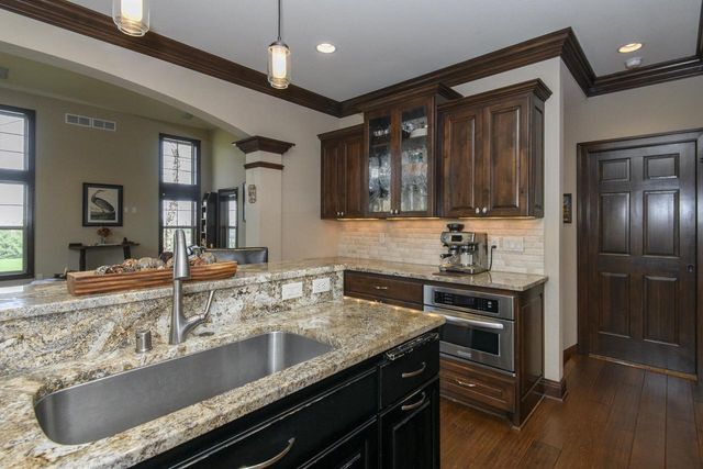W328S8845 Oak Tree DRIVE, Mukwonago, WI 53149