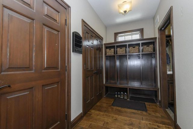 W328S8845 Oak Tree DRIVE, Mukwonago, WI 53149