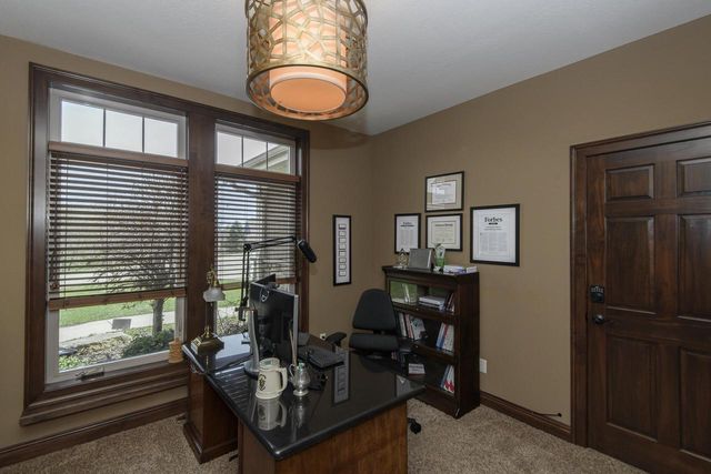 W328S8845 Oak Tree DRIVE, Mukwonago, WI 53149