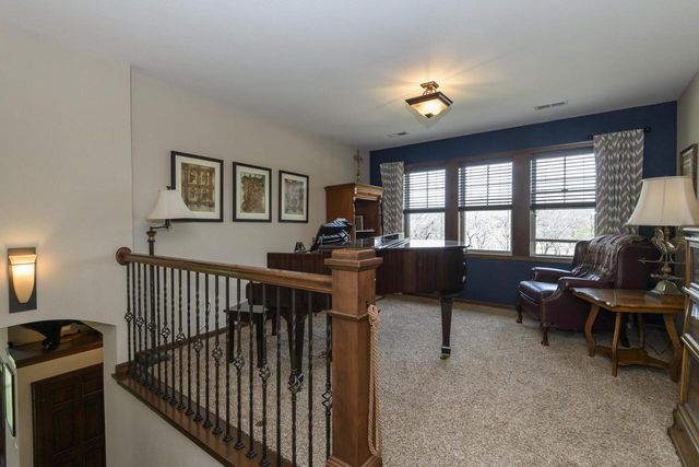 W328S8845 Oak Tree DRIVE, Mukwonago, WI 53149