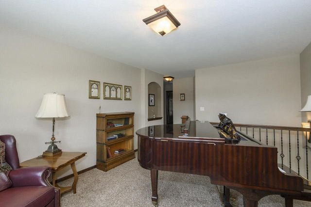 W328S8845 Oak Tree DRIVE, Mukwonago, WI 53149