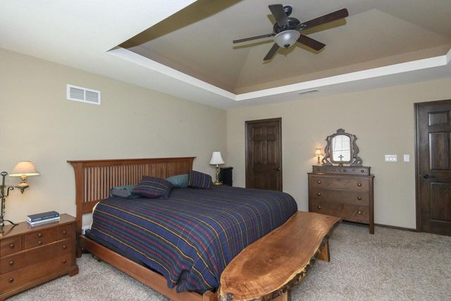 W328S8845 Oak Tree DRIVE, Mukwonago, WI 53149