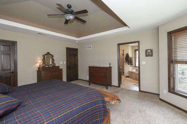 W328S8845 Oak Tree DRIVE, Mukwonago, WI 53149
