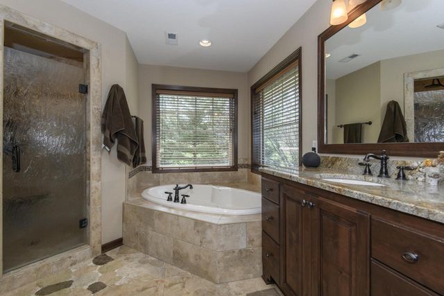 W328S8845 Oak Tree DRIVE, Mukwonago, WI 53149