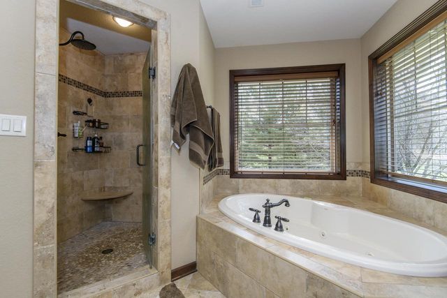 W328S8845 Oak Tree DRIVE, Mukwonago, WI 53149