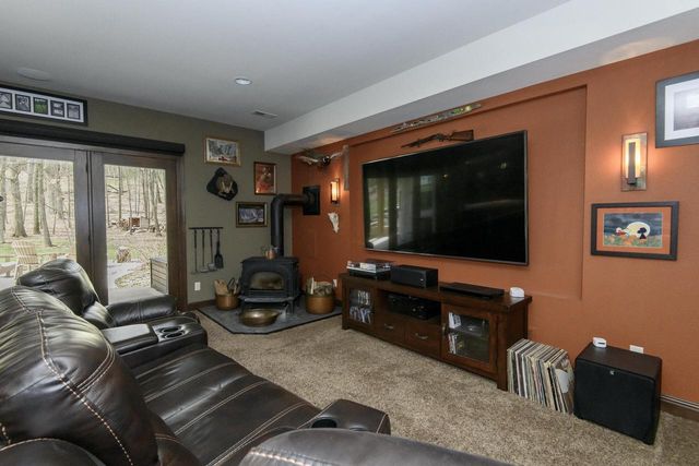 W328S8845 Oak Tree DRIVE, Mukwonago, WI 53149