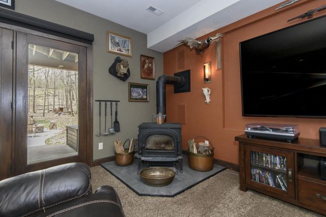 W328S8845 Oak Tree DRIVE, Mukwonago, WI 53149