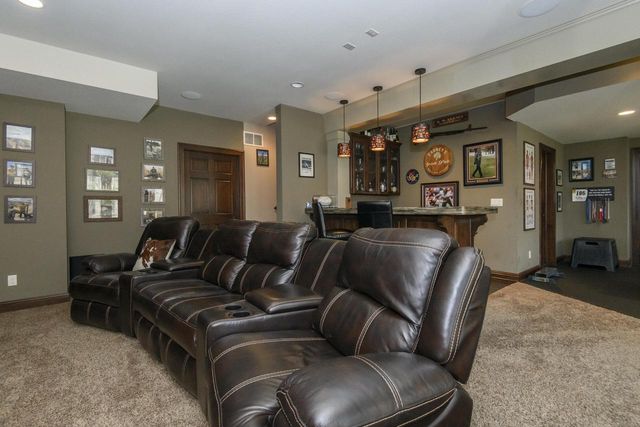 W328S8845 Oak Tree DRIVE, Mukwonago, WI 53149