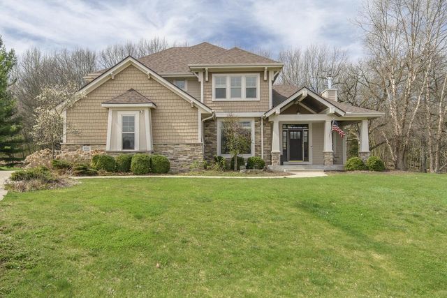 W328S8845 Oak Tree DRIVE, Mukwonago, WI 53149