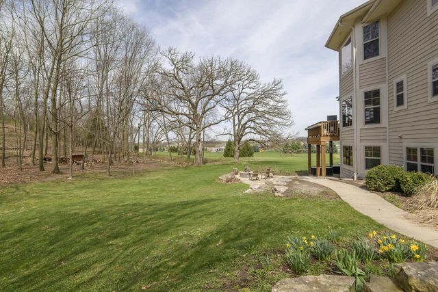W328S8845 Oak Tree DRIVE, Mukwonago, WI 53149