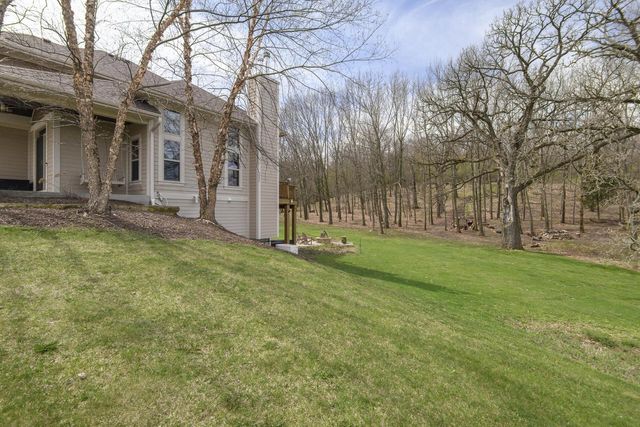 W328S8845 Oak Tree DRIVE, Mukwonago, WI 53149