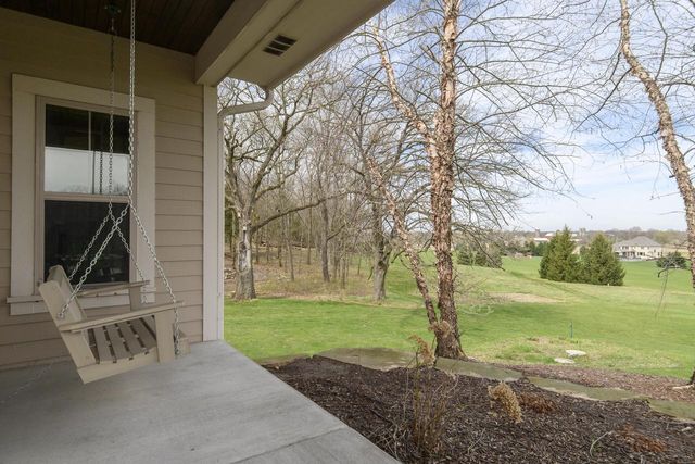 W328S8845 Oak Tree DRIVE, Mukwonago, WI 53149