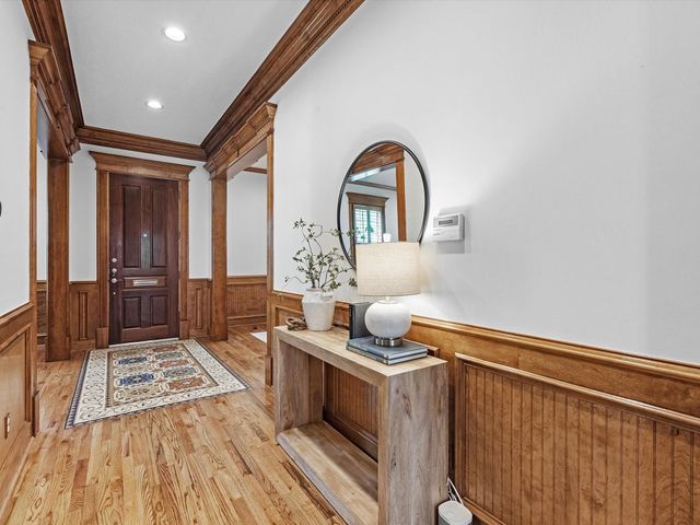 6114 Truro Street, Houston, TX 77007