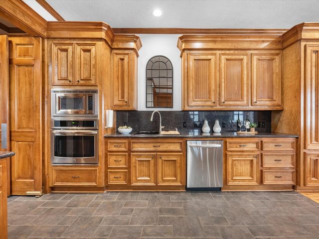 6114 Truro Street, Houston, TX 77007