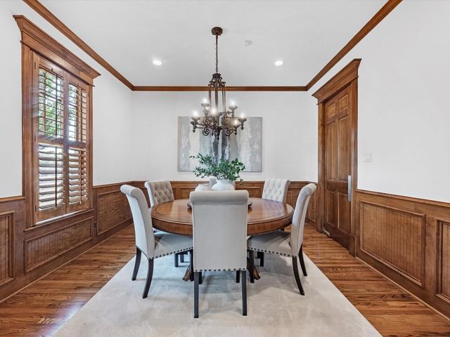 6114 Truro Street, Houston, TX 77007