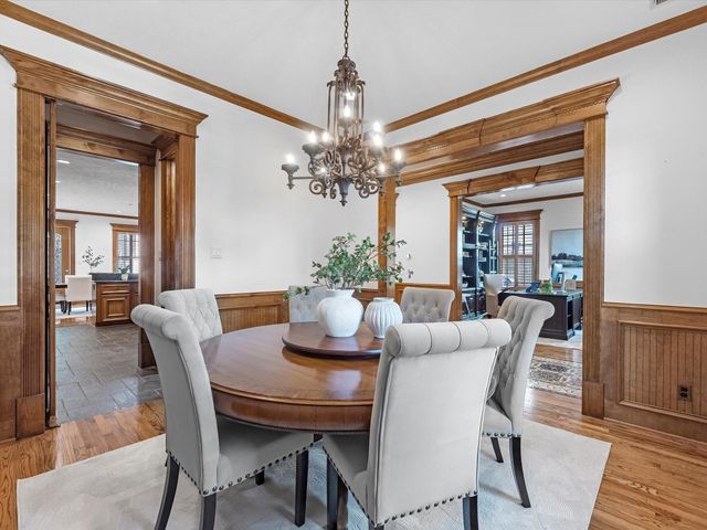 6114 Truro Street, Houston, TX 77007