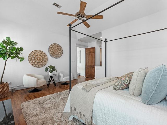 6114 Truro Street, Houston, TX 77007