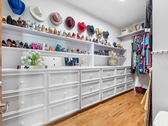 6114 Truro Street, Houston, TX 77007