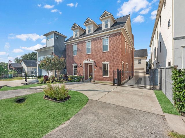 6114 Truro Street, Houston, TX 77007