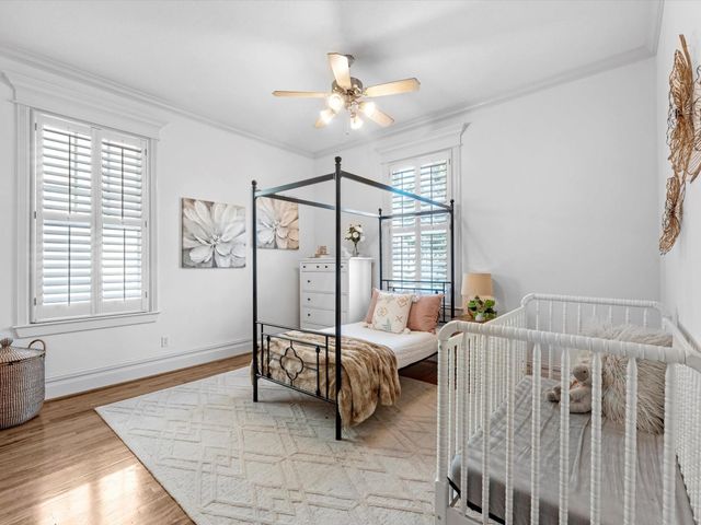 6114 Truro Street, Houston, TX 77007