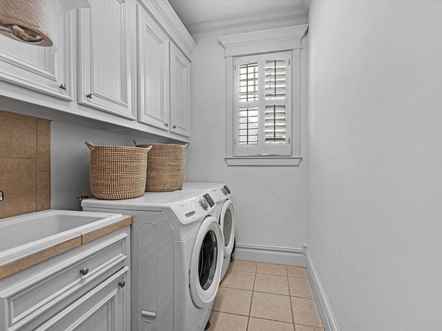 6114 Truro Street, Houston, TX 77007