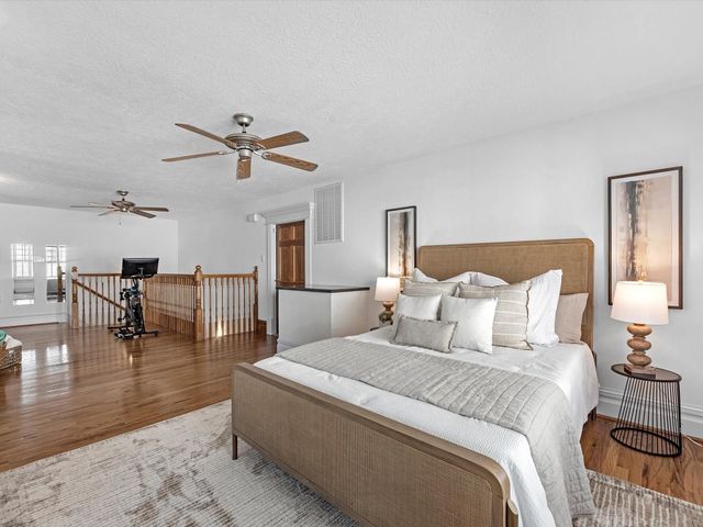 6114 Truro Street, Houston, TX 77007