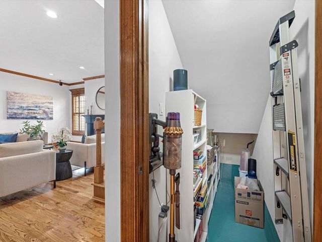 6114 Truro Street, Houston, TX 77007