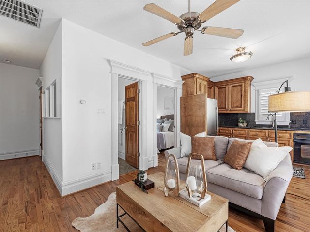 6114 Truro Street, Houston, TX 77007