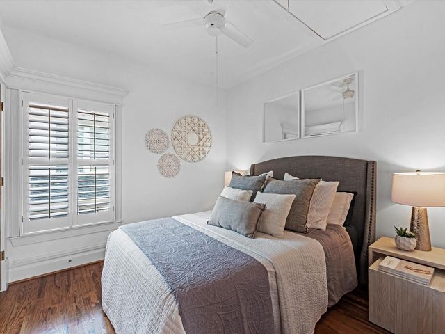 6114 Truro Street, Houston, TX 77007