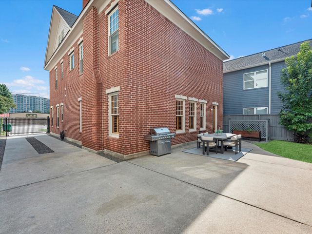 6114 Truro Street, Houston, TX 77007