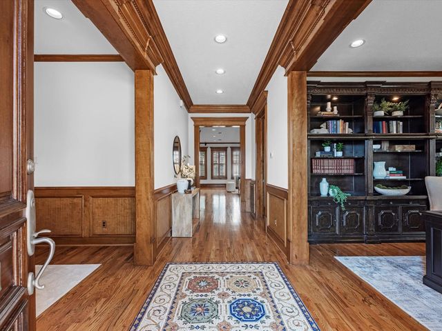 6114 Truro Street, Houston, TX 77007