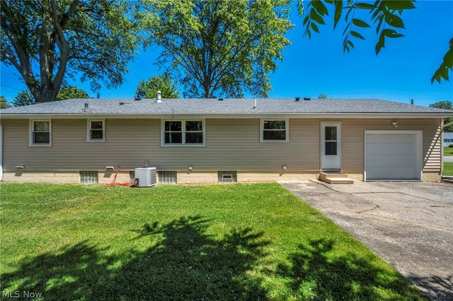 145 Hall Drive, Wadsworth, OH 44281