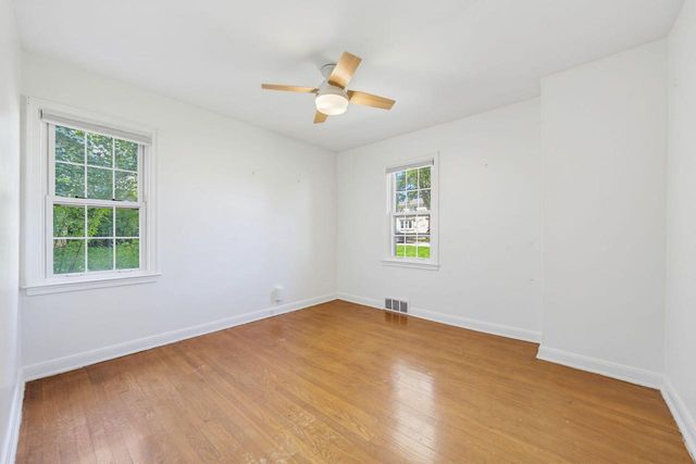 S64W19049 School DRIVE, Muskego, WI 53150