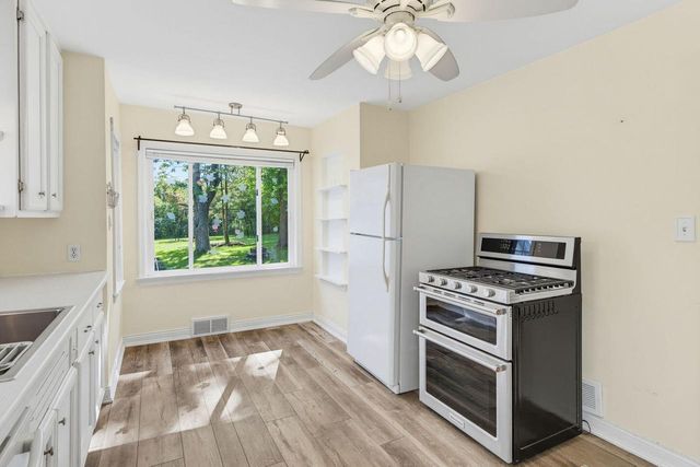 S64W19049 School DRIVE, Muskego, WI 53150