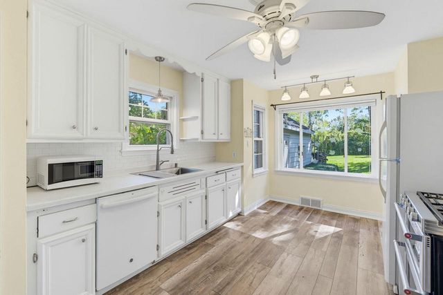 S64W19049 School DRIVE, Muskego, WI 53150