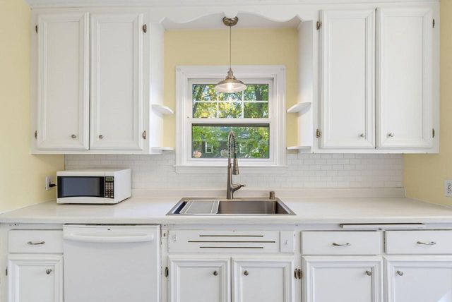 S64W19049 School DRIVE, Muskego, WI 53150
