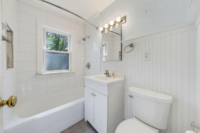 S64W19049 School DRIVE, Muskego, WI 53150
