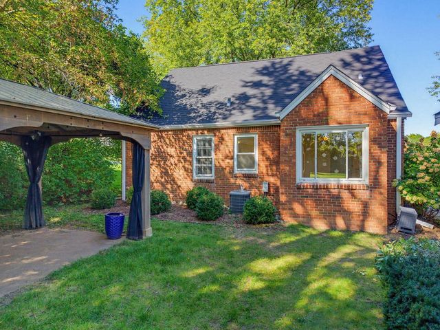 S64W19049 School DRIVE, Muskego, WI 53150