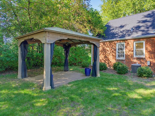 S64W19049 School DRIVE, Muskego, WI 53150