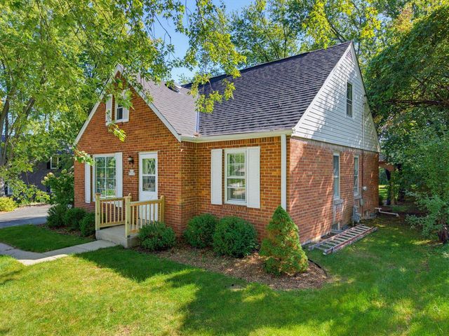 S64W19049 School DRIVE, Muskego, WI 53150