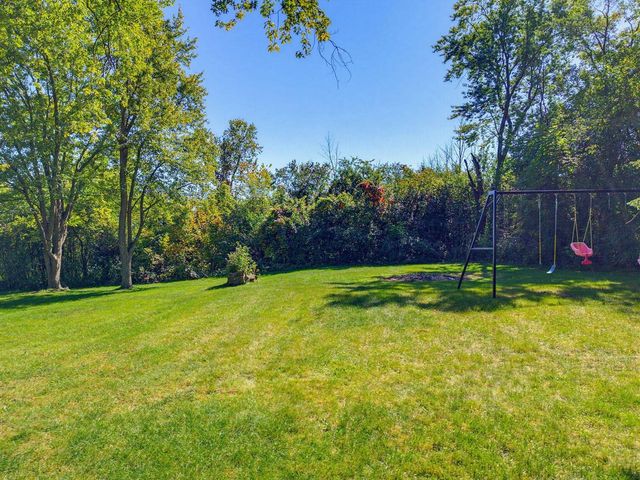S64W19049 School DRIVE, Muskego, WI 53150