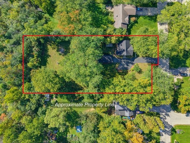 S64W19049 School DRIVE, Muskego, WI 53150