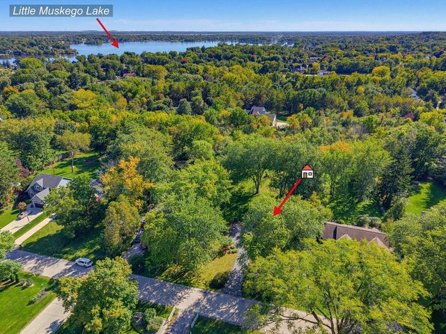 S64W19049 School DRIVE, Muskego, WI 53150
