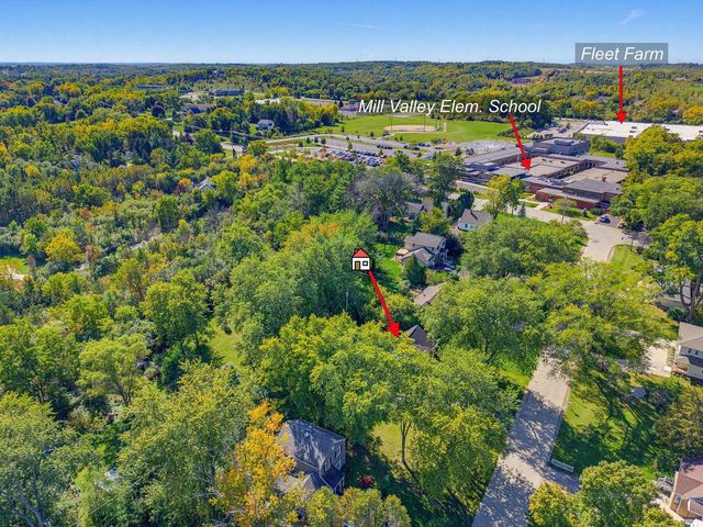 S64W19049 School DRIVE, Muskego, WI 53150