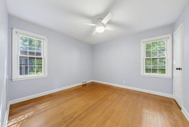 S64W19049 School DRIVE, Muskego, WI 53150