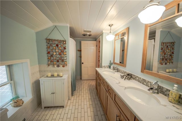 5851 Bowmiller Road, Lockport Town, NY 14094