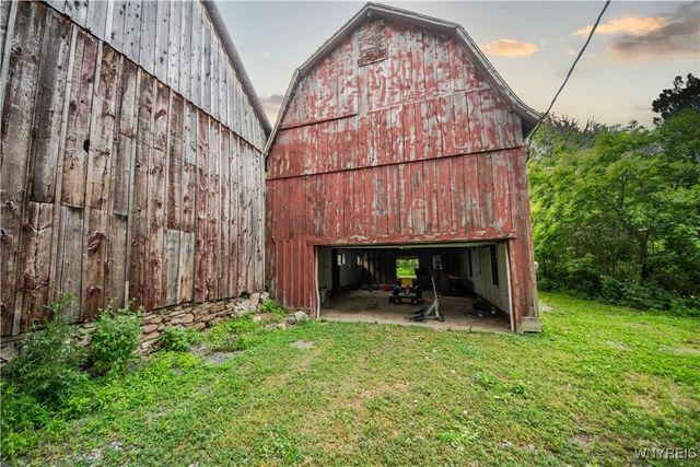 5851 Bowmiller Road, Lockport Town, NY 14094