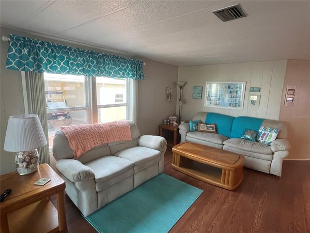 825 JOLANDA CIRCLE, Venice, FL 34285