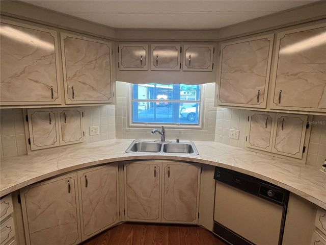 825 JOLANDA CIRCLE, Venice, FL 34285